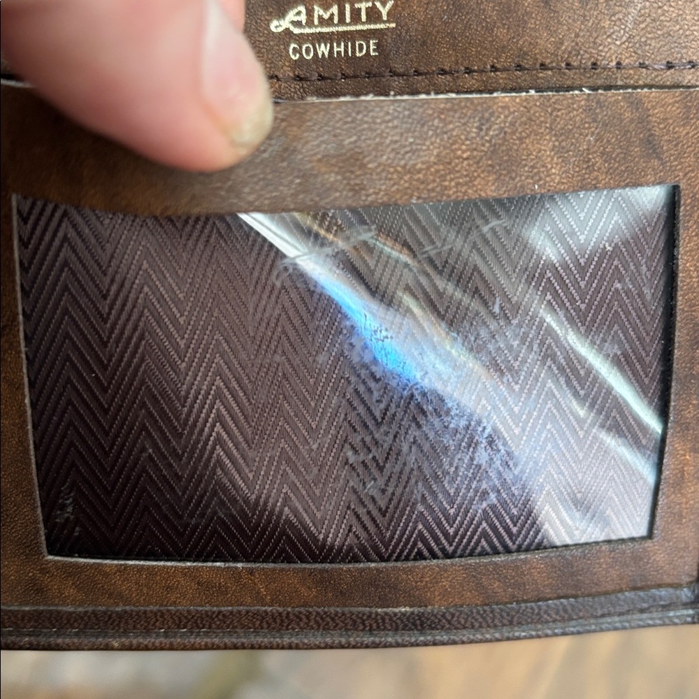 "AMITY COWHIDE" branding visible, this item is a vintage brown leather wallet - Picture 7 of 7